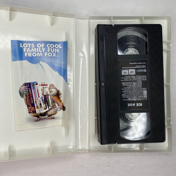 Vintage 2002 Ice Age VHS Tape Clamshell Case Classic Animated Adventure Comedy - Picture 4 of 9
